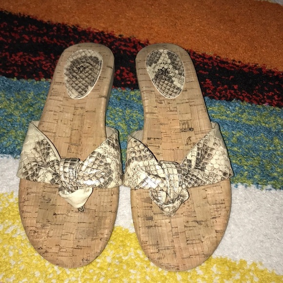 Johnston & Murphy Faux Snakeskin Knotted Sandals 8 - Picture 1 of 5